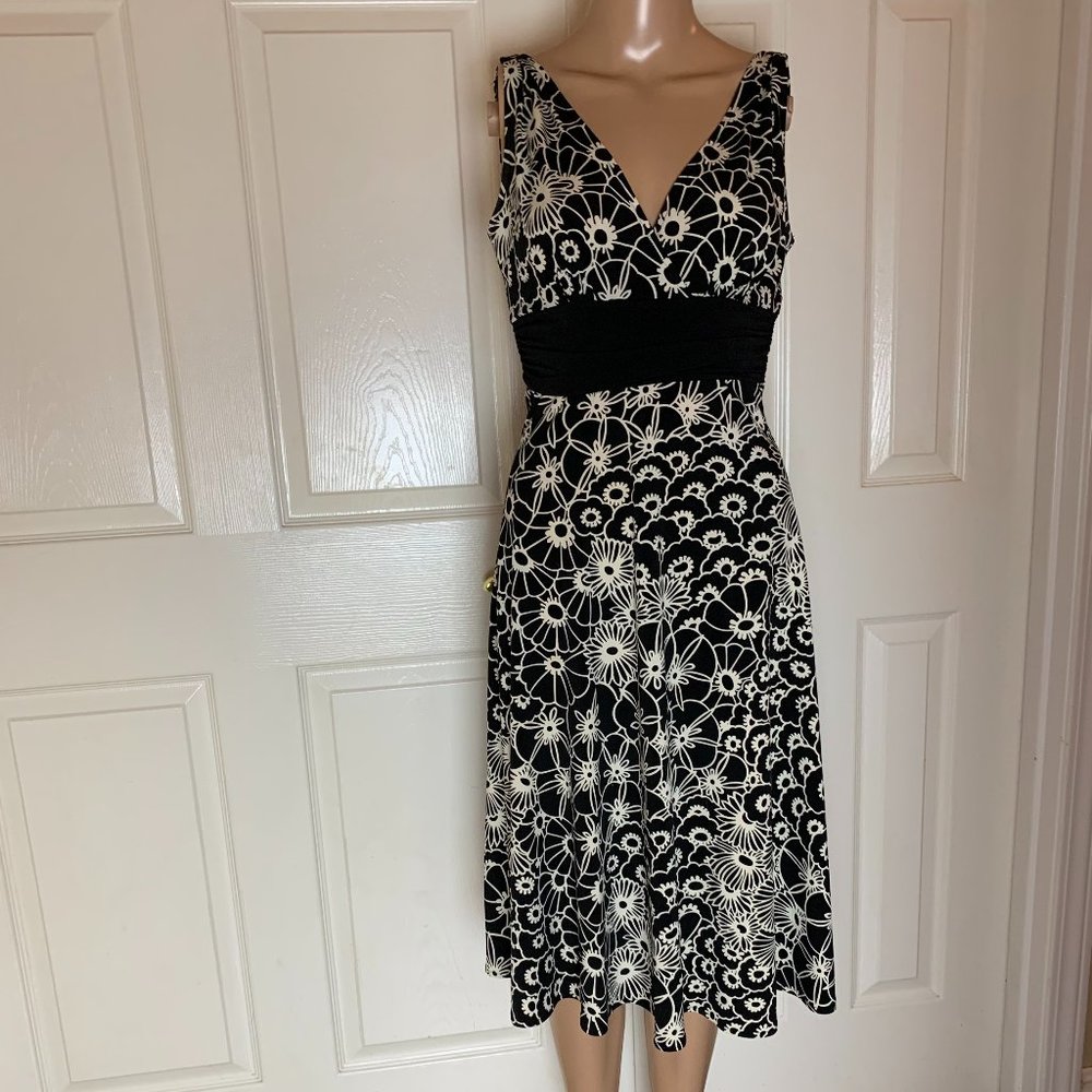 Maggy London Floral Sleeveless Dress Empire Waist